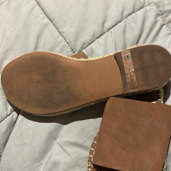 Abercrombiembie and Fitch brown sandals size 6/7 - Picture 3 of 3